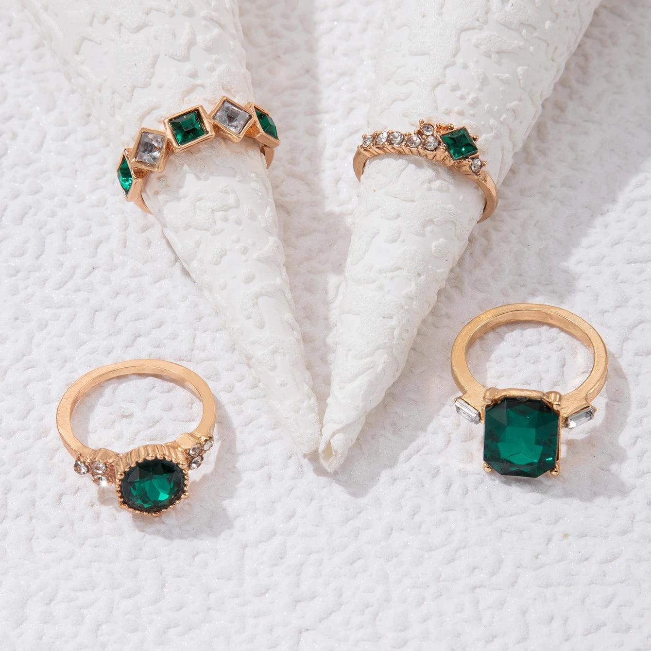EMERALD RING