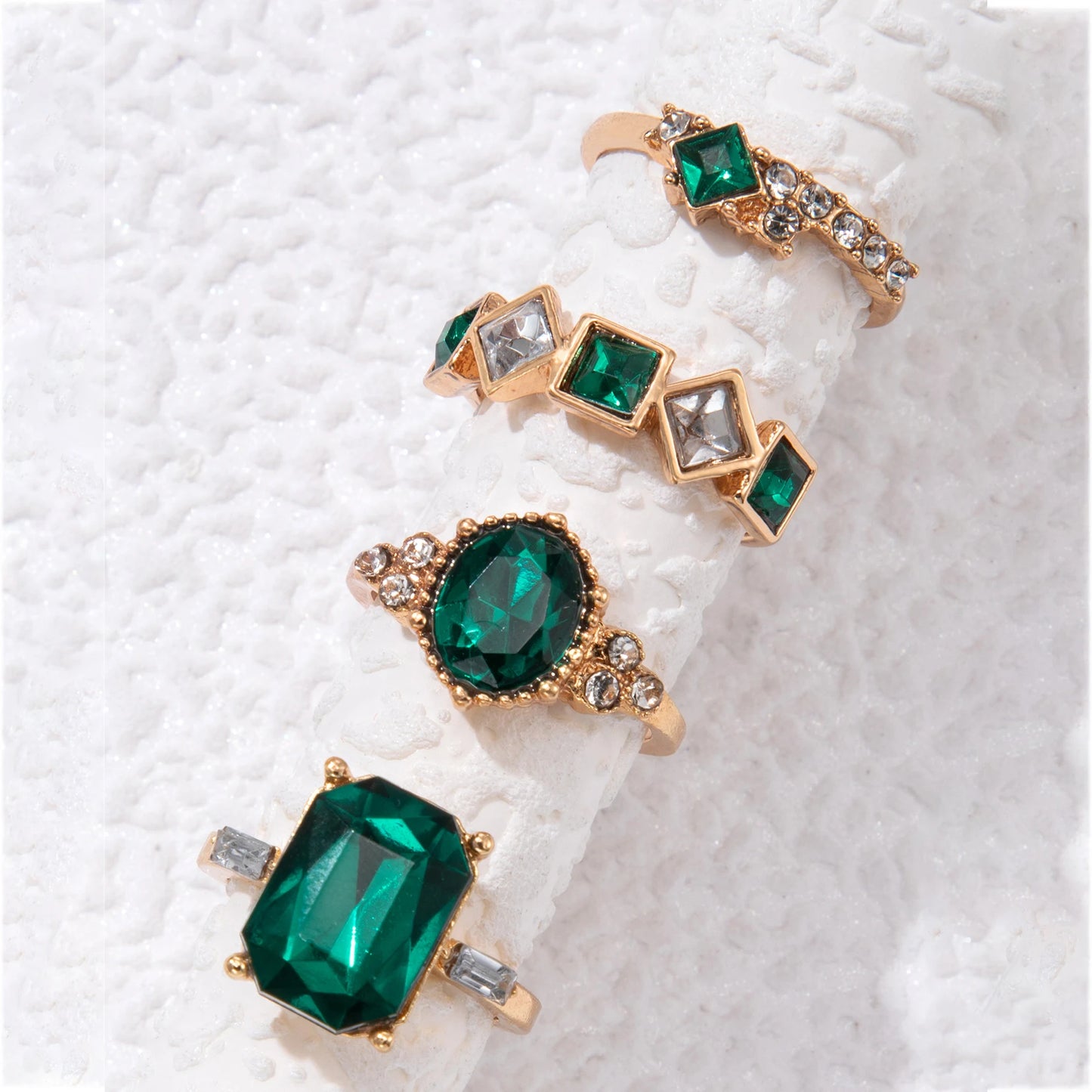 EMERALD RING